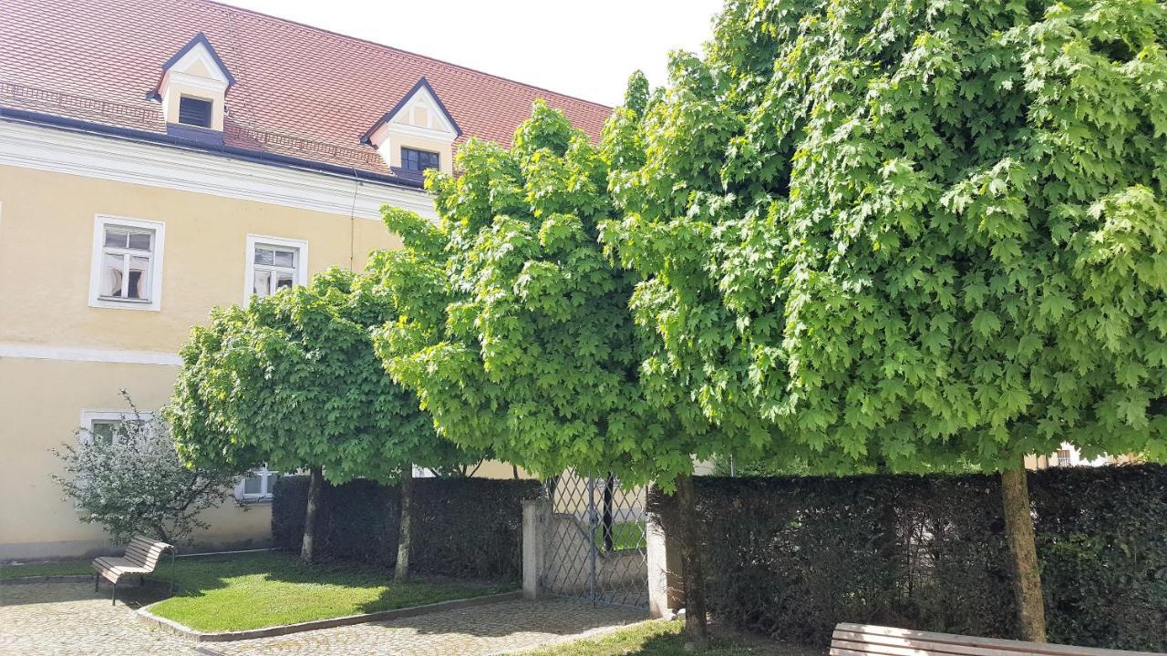 Stiftshotel Garsten Steyr Exterior photo
